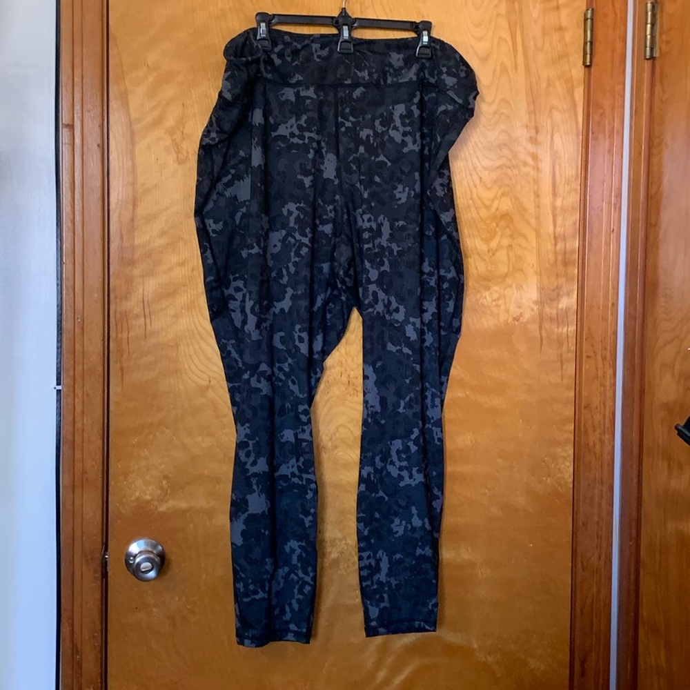 EUC- Women’s Old Navy Active Go-Dry Leggings- Size 4x